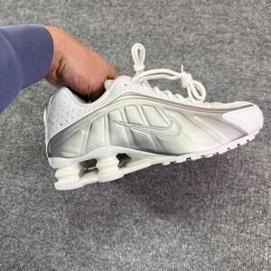 Nike Shox R4 Shoes Womens Size 8 White Silver Running Sneakers AR3565-101